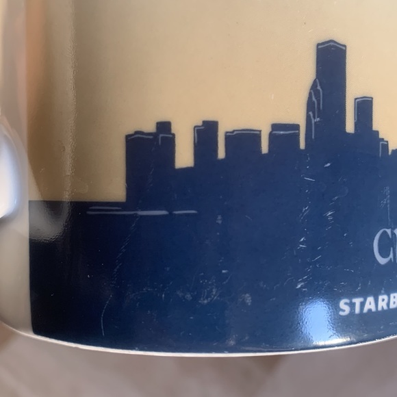 REDUCED❗️Starbucks Coffee Mug City Chicago Collector Series Cup 2008 - Picture 3 of 6